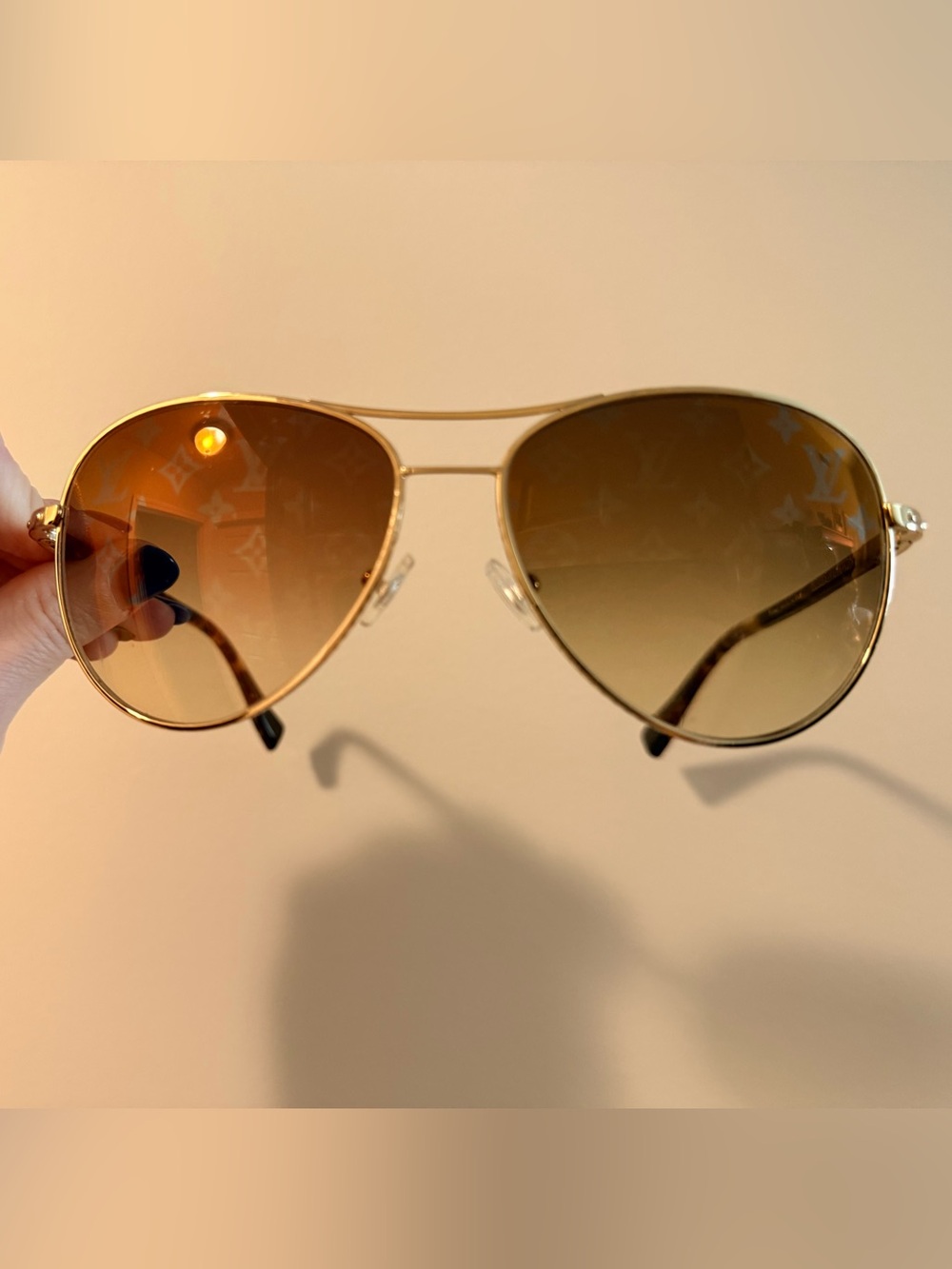 *GORGEOUS* Authentic Louis Vuitton - Aviator Sunglasses with dust bag!